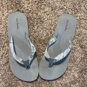 Sz 7/8 Vera Bradley Gray Flip Flops for Women